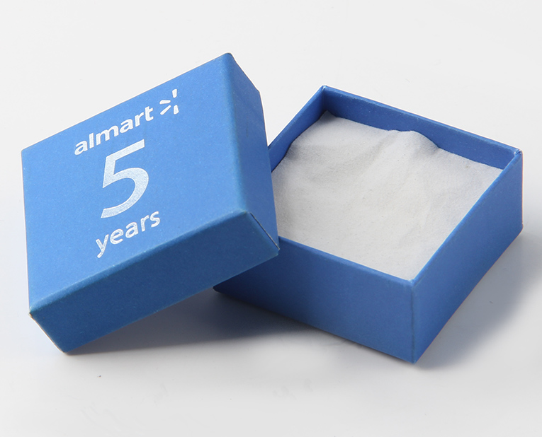 耳環(huán)的包裝盒如果在訂做時(shí)使用快速固著的油墨，效率1倍以上！