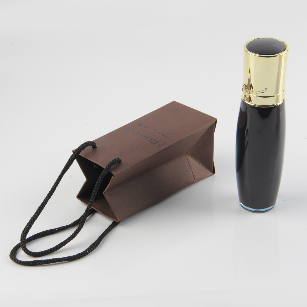 充電器的產(chǎn)品這么小紙袋是不是也該做這么小呢？