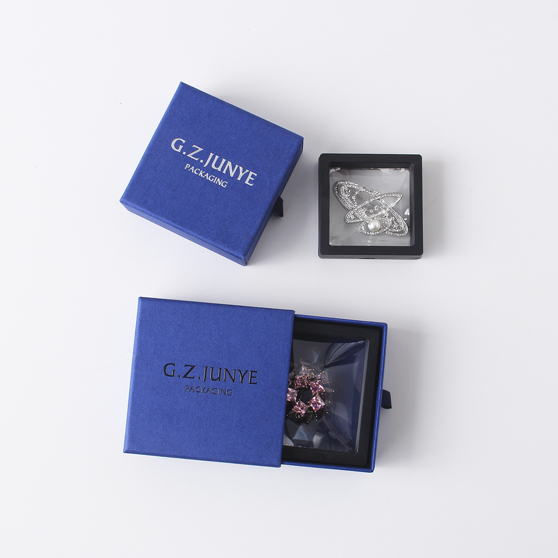 紙質(zhì)珠寶包裝盒會有哪些生產(chǎn)上的細(xì)節(jié)需要注意？